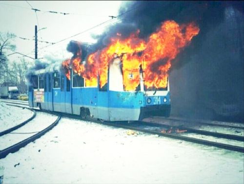 Трамвай маршрута №5 (бортовой номер 314) сгорел 14 ноября 2013 года