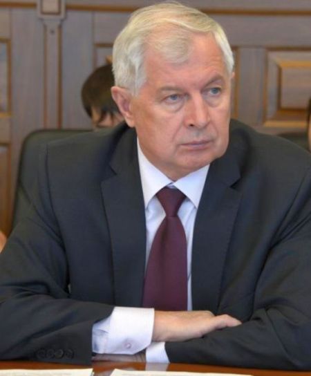 Внутреннюю политику правительства Хабаровского края, которой «занимается» зампред Виктор Марценко - затаскали по судам