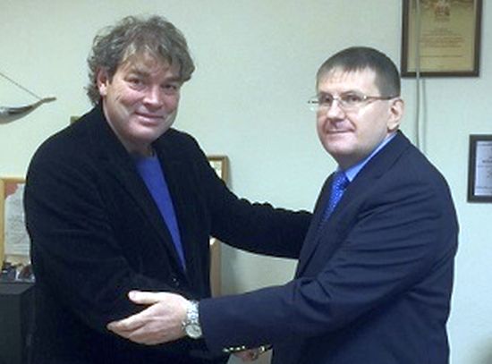 Экс-директор ФК «СКА-Энергия» Сергей Фельдман (слева) и нынешний директор клуба Олег Флегонтов