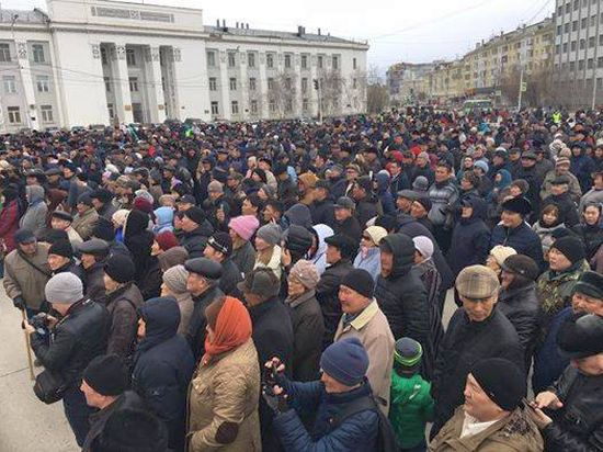 Митинг в Якутске 9 апреля с.г./ Фото с ФБ Айталины Никифорой