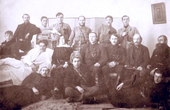 Командный состав Красной армии Николаевского округа во время посещения командующего армией Я.И. Тряпицына. 1920 г.