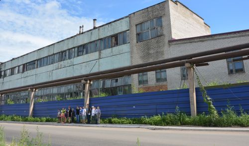 Здание локомотивного депо на месте первой школы Комсомольска-на-Амуре. Фото Дмитрия Николаева. Август 2017 года.