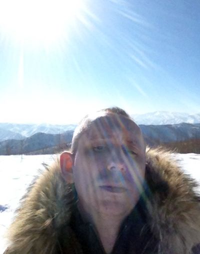 Константин Пронякин в районе Тордоки-Яни (на фото на заднем плане, высота 2 090,4 м над уровнем моря!) - самой высокогорной части Сихотэ-Алинского хребта