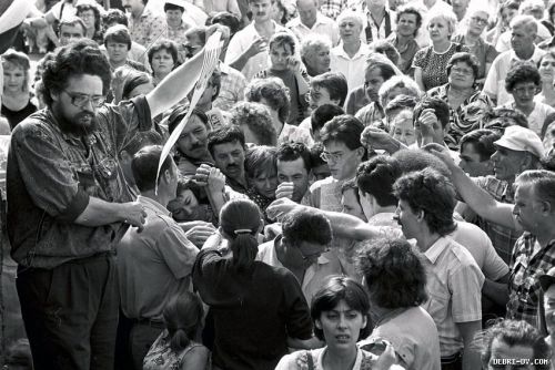 Хабаровск, августовские митинги 1991 года. Фото Сергея Балбашова, третья интернет-выставка: «XX век - от Брежнева до Ишаева»