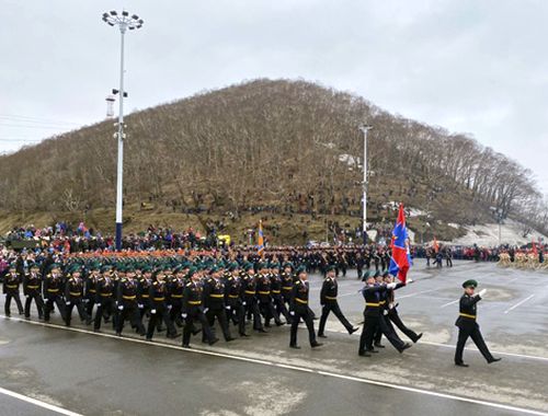 На Камчатке в честь Дня Победы состоялось торжественное прохождение войск Петропавловск-Камчатского гарнизона