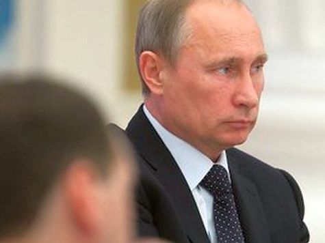 Владимир Путин на совещании о ходе исполнения указов от 7 мая 2012 года. Фото пресс-службы президента России.
