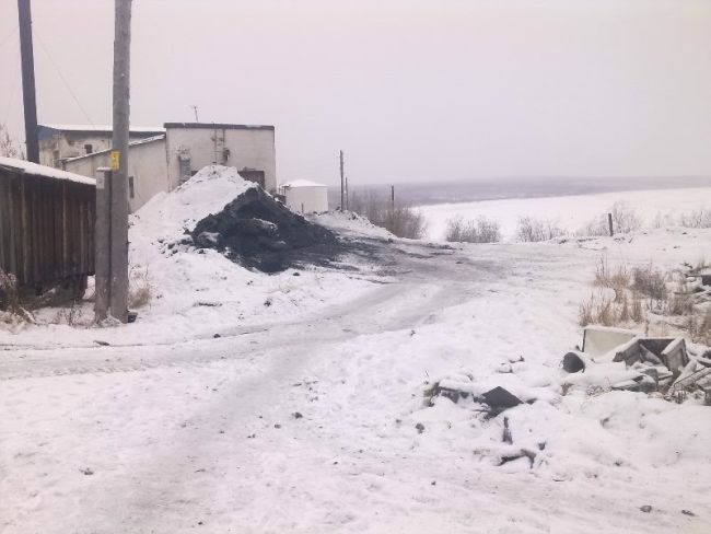 Этой навигацией поселком Белая Гора было получено всего 4900 тонн угля. По расчетам специалистов этого хватит примерно до 20 ноября 2013 года