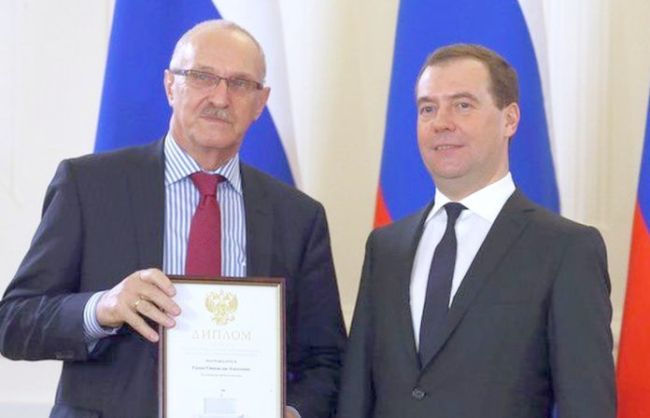Станислав Глухов и Дмитрий Медведев.