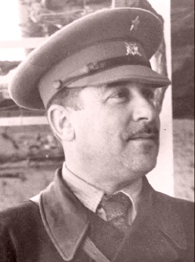 Мате Залка (венг. Frankl Béla), 1896-1937. У него было три имени - Бела Франкль (наст.), Мате Залка и Пауль Лукач