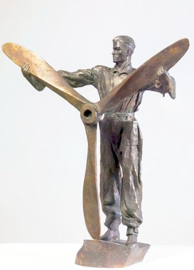 Фигура Летчик. 1938 г.  для  проекта памятника Спасение челюскинцев Мухиной