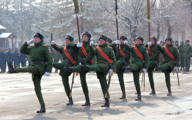 С военнослужащими Хабаровского гарнизона проводятся тренировки в составе парадных расчетов