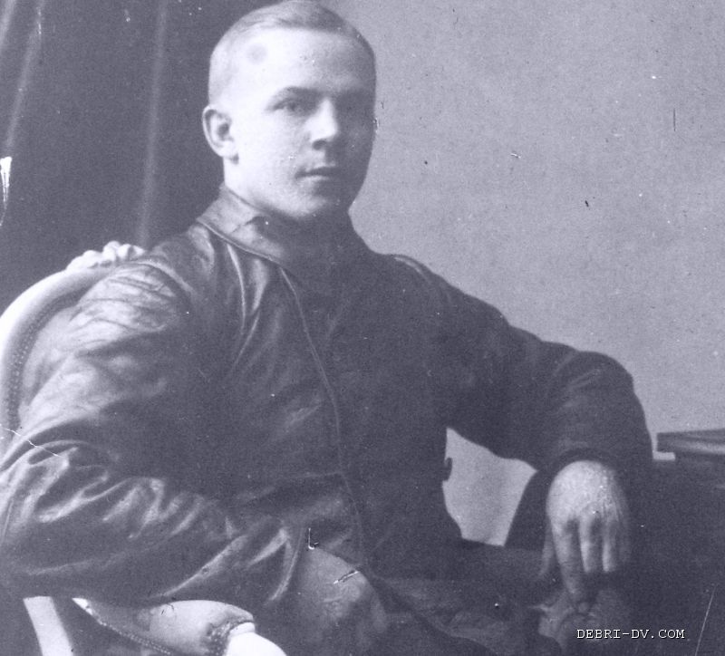 Карл Ренкас - один из первых гражданских летчиков ДВК, работал в Хабаровске. (нажмите, чтобы увеличить)