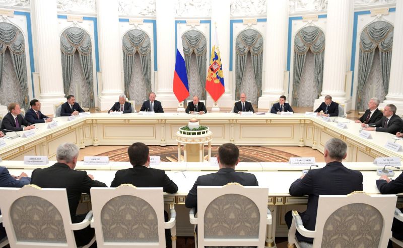 Президент России Владимир Путин встретился в Кремле с избранными главами субъектов РФ