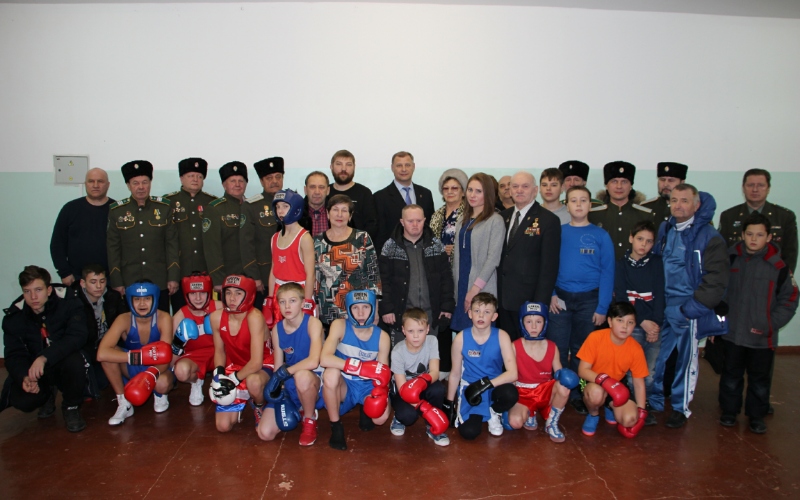 Новогодним подарком для спортивного клуба «Сотник» стал кубок Военно-патриотического союза.