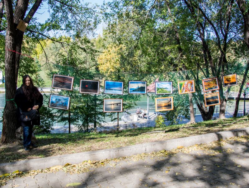 Уличный фестиваль искусств состоялся в Хабаровске (нажмите, чтобы увеличить)