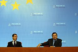 Председатель Еврокомиссии Жозе Мануэль Баррозу (справа) заявил о готовности Евросоюза рассмотреть предложения России