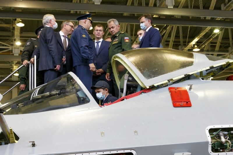 Министр обороны России проверил исполнение гособоронзаказа на авиазаводе в Комсомольске-на-Амуре