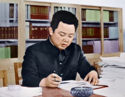 Ким Чен Ир в кабинете ЦК ТПК