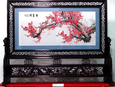 Крупная двусторонняя вышивка «Пришла весна». Председатель КНР Цзян Цзэминь. Май 2000 года.