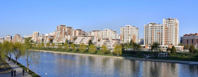 С построением нового террасного жилого сектора на набережной реки Потхон город Пхеньян обновил свой облик.