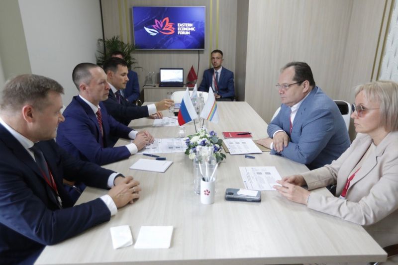Правительство ЕАО и Корпорация «Синергия» заключили соглашение о сотрудничестве в рамках ВЭФ-2022