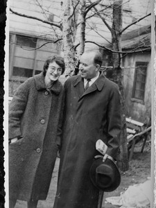 Дочь Людмила с папой Николаем Рогалем - 1960 г. (нажмите, чтобы увеличить)