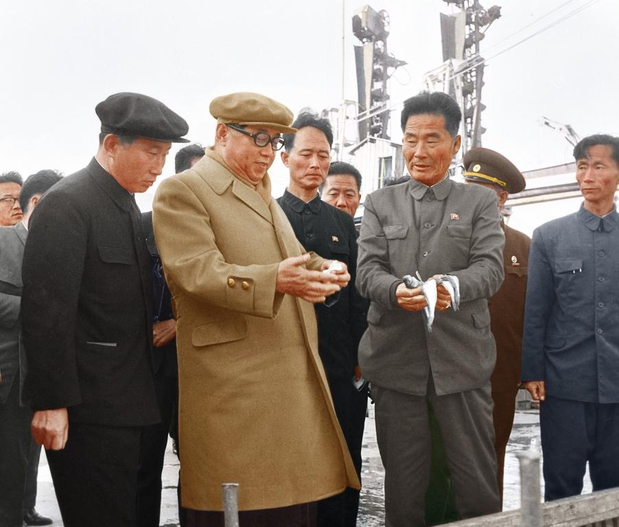 В Вонсанском рыбпромхозе. Октябрь 1976 года.