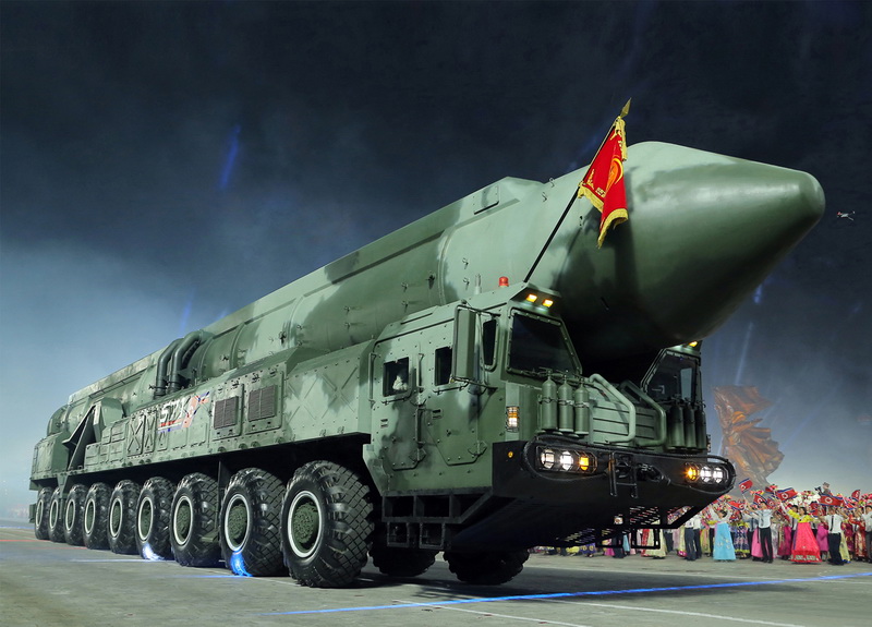 МБР нового типа «Хвасонпхо-18» на военном параде в честь 70-летия Победы в Отечественной освободительной войне. Июль 2023 года.