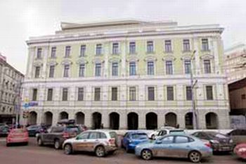 Торгово-офисный центр на Арбатской площади правительство собирается купить за 290 млн долларов. Фото Евгения Фельдмана