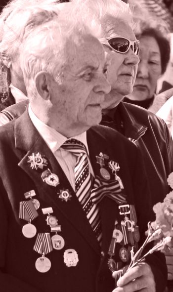 Ветеран-фронтовик, председатель Совета ветеранов Якутска Михаил Попов