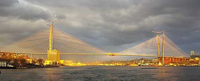 Мост через бухту Золотой Рог, г.Владивосток.